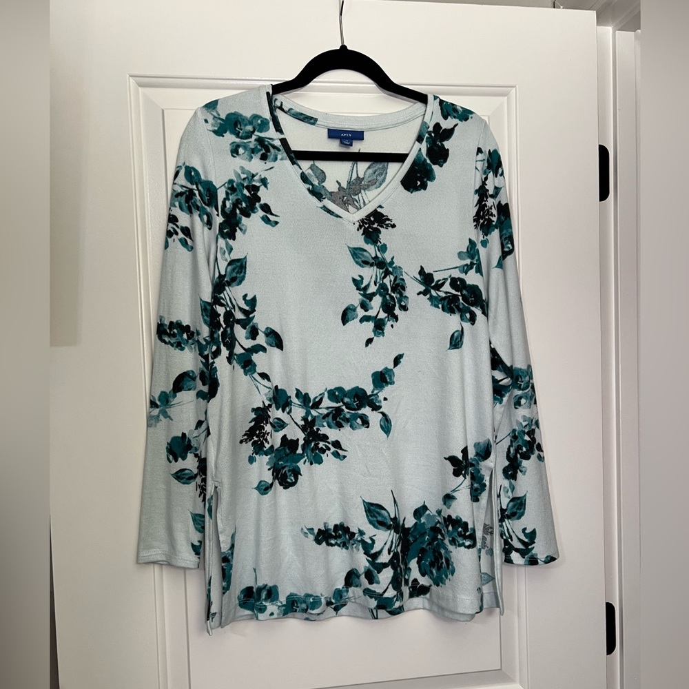 V neck long sleeve